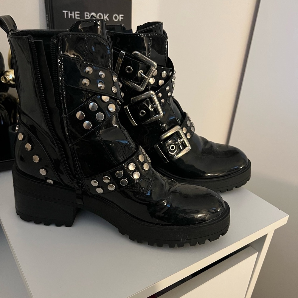 Black buckle boots